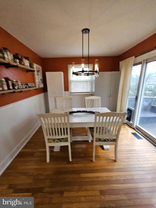 31 SIGNAL HILL DR, Voorhees, NJ 08043