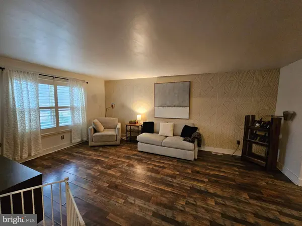 31 SIGNAL HILL DR, Voorhees, NJ 08043