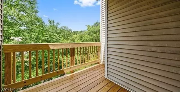 704 Skyline Dr, Haledon Boro, NJ 07508