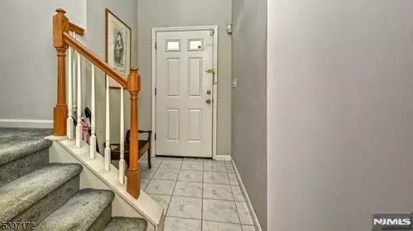 704 Skyline Dr, Haledon Boro, NJ 07508