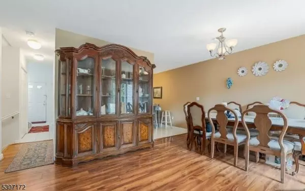 704 Skyline Dr, Haledon Boro, NJ 07508