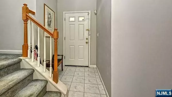 704 Skyline DR, Haledon, NJ 07508