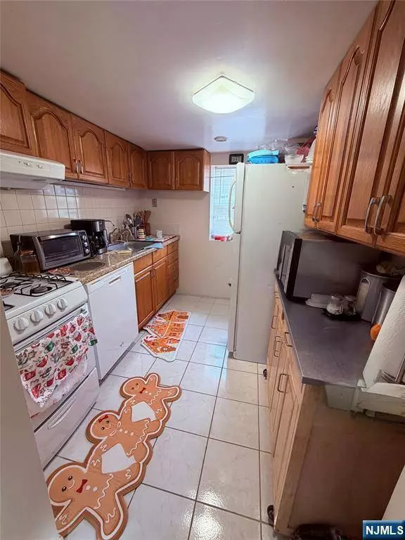 263 Kipp AVE #2, Hasbrouck Heights, NJ 07604