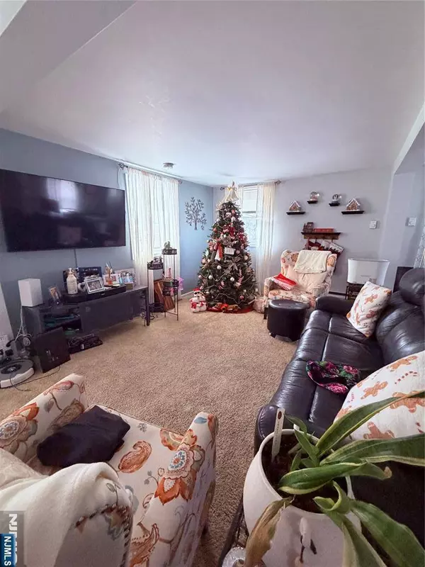 263 Kipp AVE #2, Hasbrouck Heights, NJ 07604