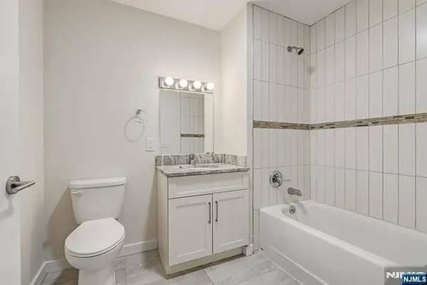 424 Whiton ST #304, Jersey City, NJ 07304