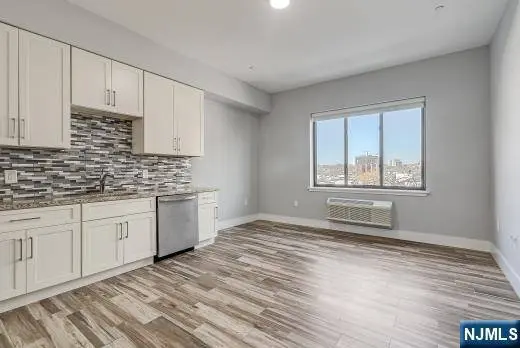424 Whiton ST #502, Jersey City, NJ 07304