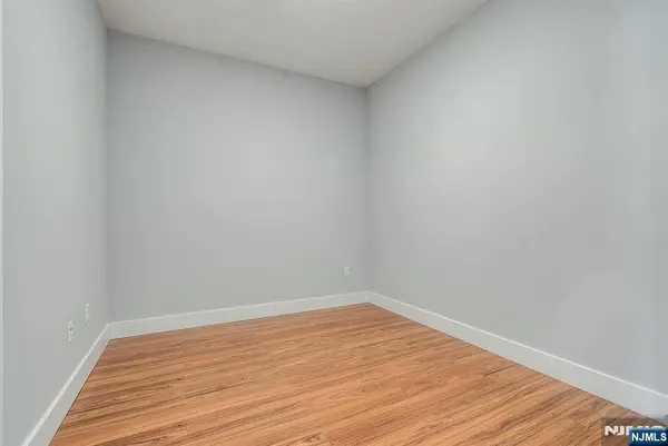 424 Whiton ST #402, Jersey City, NJ 07304
