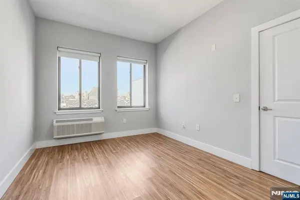 424 Whiton ST #304, Jersey City, NJ 07304