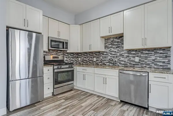 424 Whiton ST #301, Jersey City, NJ 07304