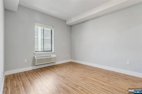 424 Whiton ST #402, Jersey City, NJ 07304