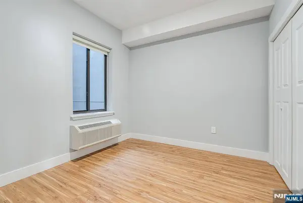 424 Whiton ST #304, Jersey City, NJ 07304