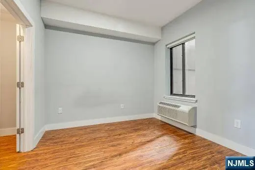 424 Whiton ST #301, Jersey City, NJ 07304