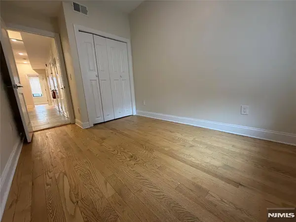 84 Van Wagenen AVE #2R, Jersey City, NJ 07306