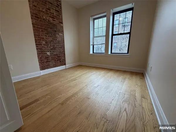 84 Van Wagenen AVE #3L, Jersey City, NJ 07306