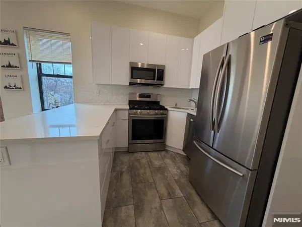 84 Van Wagenen AVE #3L, Jersey City, NJ 07306