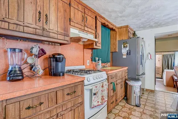 43 Maitland PL, Garfield, NJ 07026