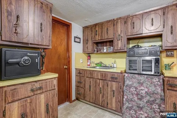 43 Maitland PL, Garfield, NJ 07026