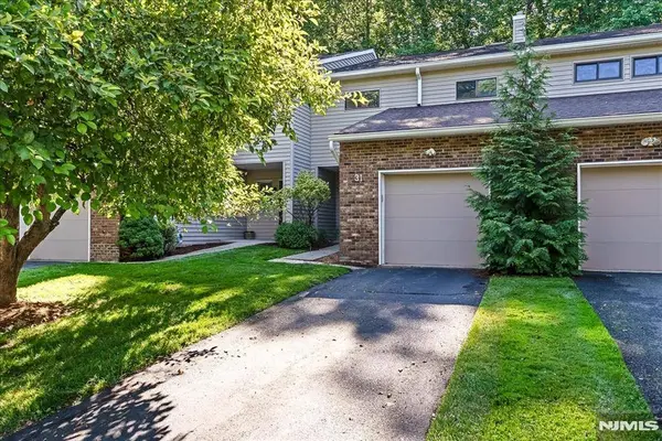 31 Lockley CT, Wayne, NJ 07470