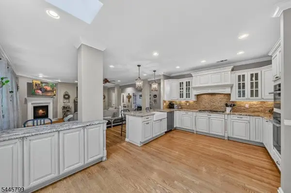 3 Cliff Rd, Wayne Twp., NJ 07470