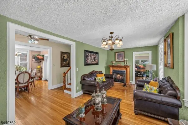 30 Elm St, Ridgefield Park Village, NJ 07660