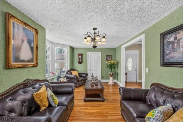 30 Elm St, Ridgefield Park Village, NJ 07660