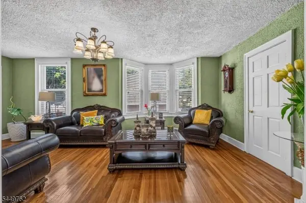 30 Elm St, Ridgefield Park Village, NJ 07660