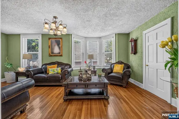 30 Elm ST, Ridgefield Park, NJ 07660