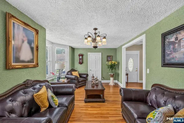 30 Elm ST, Ridgefield Park, NJ 07660