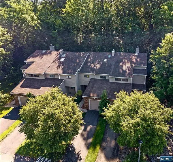 31 Lockley CT, Wayne, NJ 07470