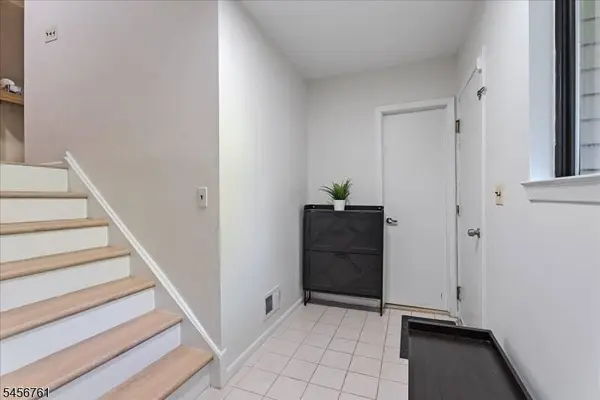 31 Lockley Ct, Wayne Twp., NJ 07470