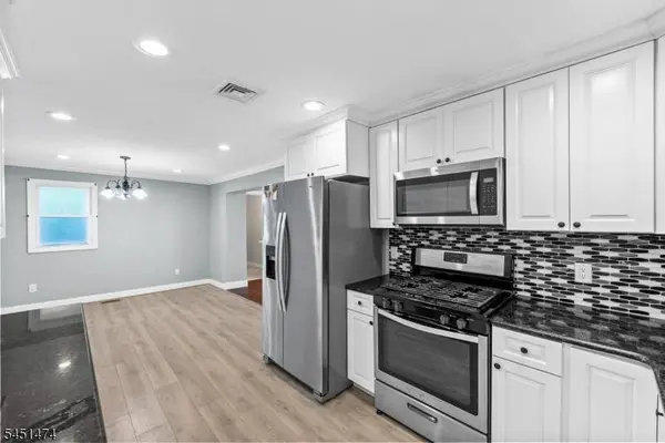 20 Shawnee Rd, Hopatcong Boro, NJ 07843