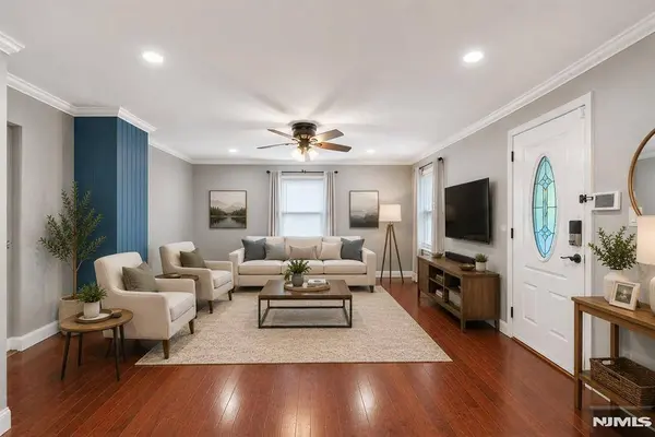 20 Shawnee RD, Hopatcong, NJ 07843