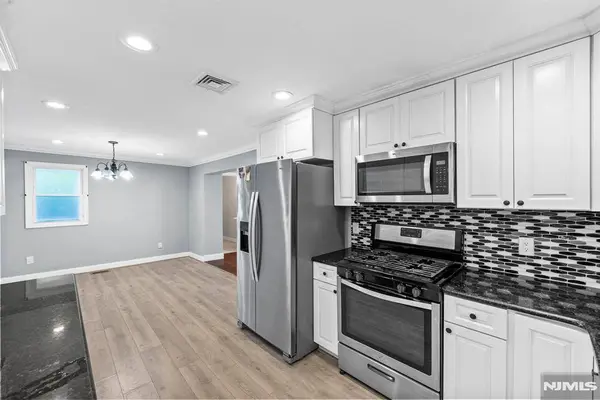 20 Shawnee RD, Hopatcong, NJ 07843