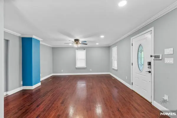 20 Shawnee RD, Hopatcong, NJ 07843