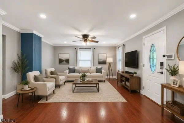 20 Shawnee Rd, Hopatcong Boro, NJ 07843
