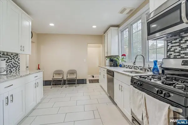 11 Alps RD, Wayne, NJ 07470