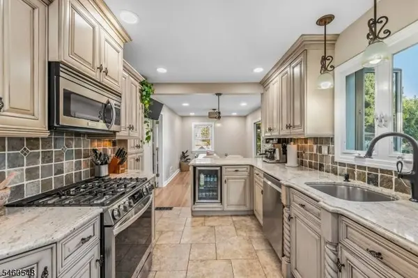 32 New St, Wayne Twp., NJ 07470