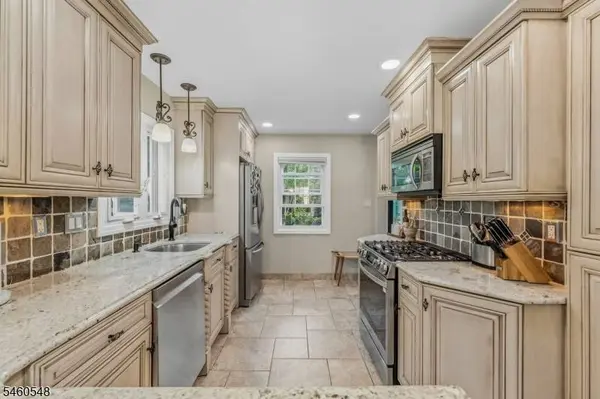 32 New St, Wayne Twp., NJ 07470