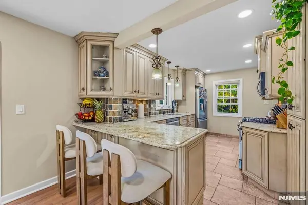 32 New ST, Wayne, NJ 07470
