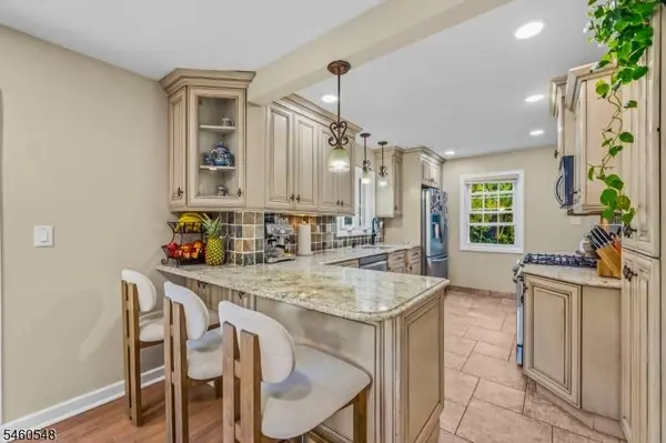 32 New St, Wayne Twp., NJ 07470