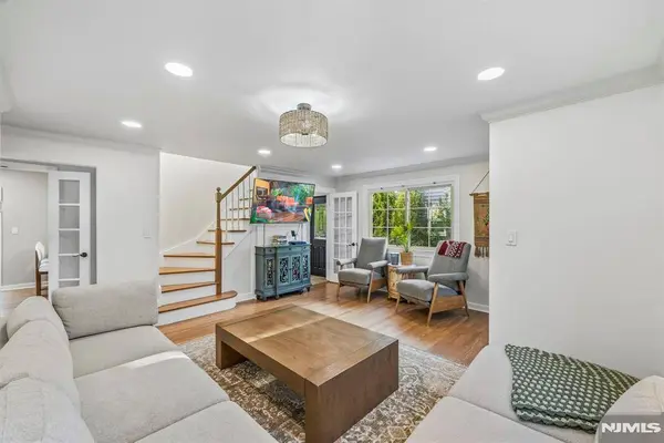 32 New ST, Wayne, NJ 07470