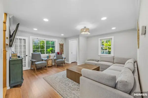 32 New ST, Wayne, NJ 07470