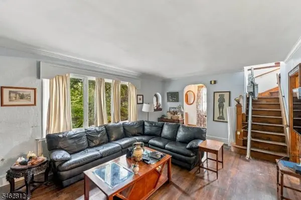 19 W Bayview Ave, Englewood Cliffs Boro, NJ 07632