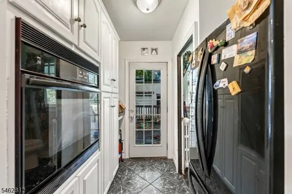 19 W Bayview Ave, Englewood Cliffs Boro, NJ 07632