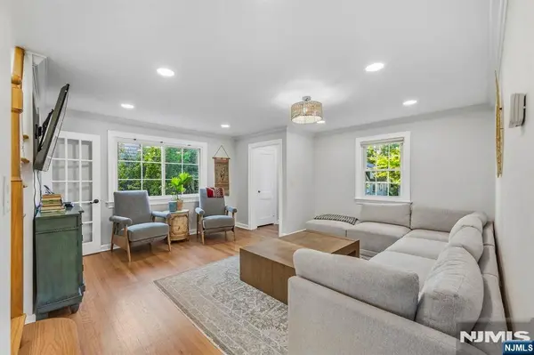 32 New ST, Wayne, NJ 07470