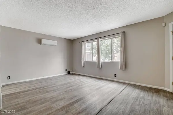 100 S Crestline DR #4, Las Vegas, NV 89107