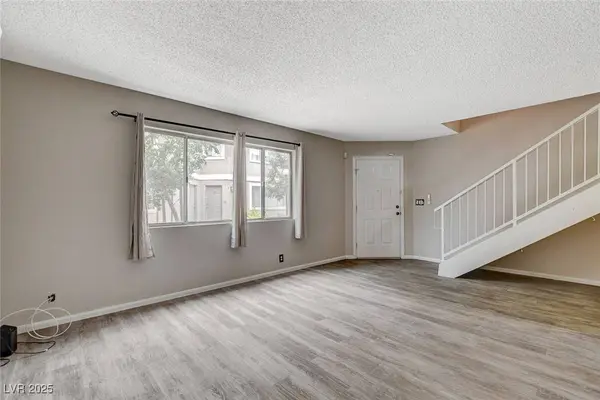 100 S Crestline DR #4, Las Vegas, NV 89107