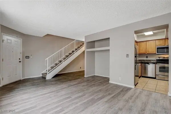 100 S Crestline DR #4, Las Vegas, NV 89107