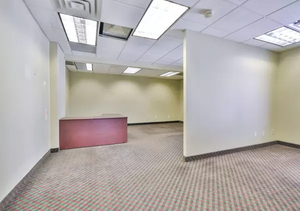 19 Front ST N #202, Orillia, ON L3V 4R6