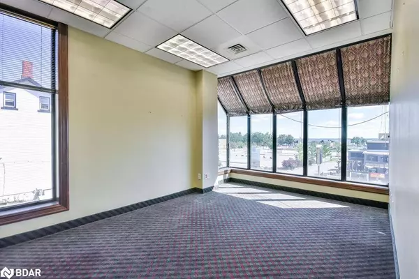 19 Front Street N, Orillia, ON L3V 4R6